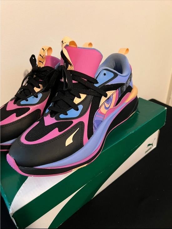 Shoes - Puma Sneakers